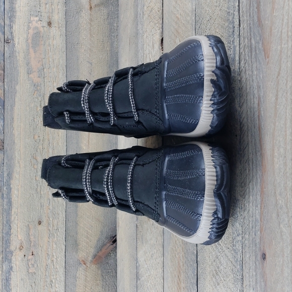 SOREL Out N About Plus Black Waterproof Duck Boots - Picture 5 of 10